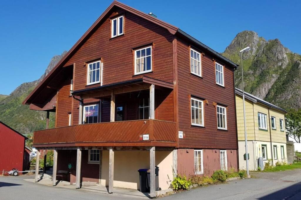 Koselig Hus I Havna Apartment Svolvær Exterior foto
